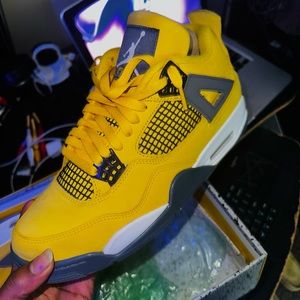 Jordan 4 Retro ‘Lightning 2021’